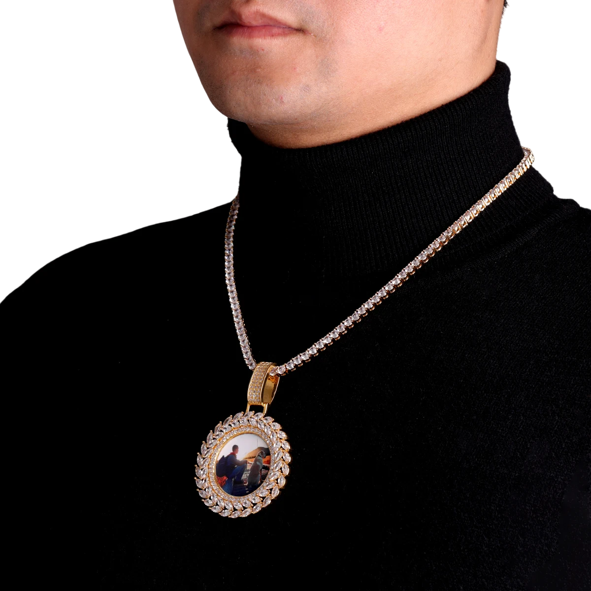 Custom Iced Out Leafy Round Picture Pendant