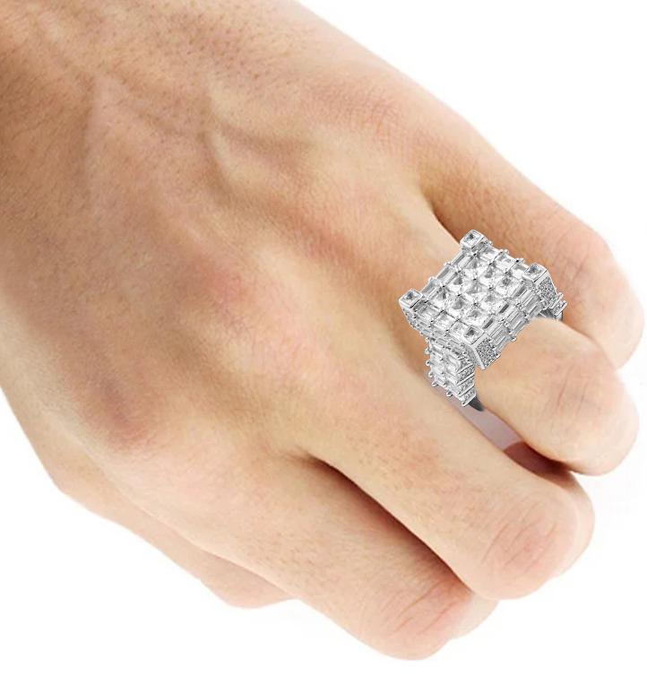 SQUARE STUDDED RING // BAUGETTE WHITE GOLD
