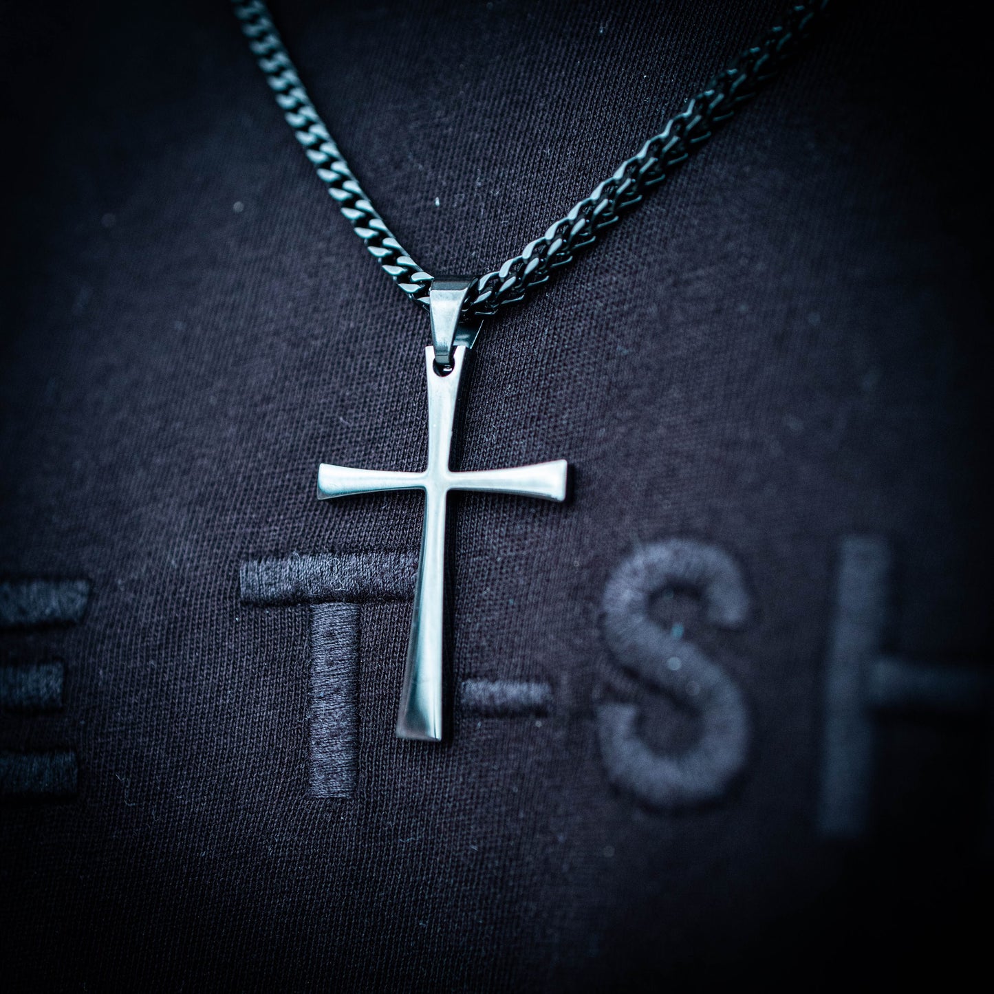 SIMPLE CROSS + 3MM FRANCO CHAIN