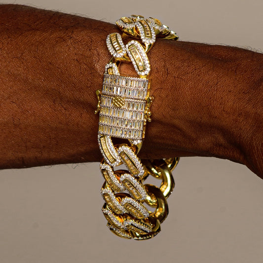 ICED OUT BAGUETTE BRACELET // 12MM