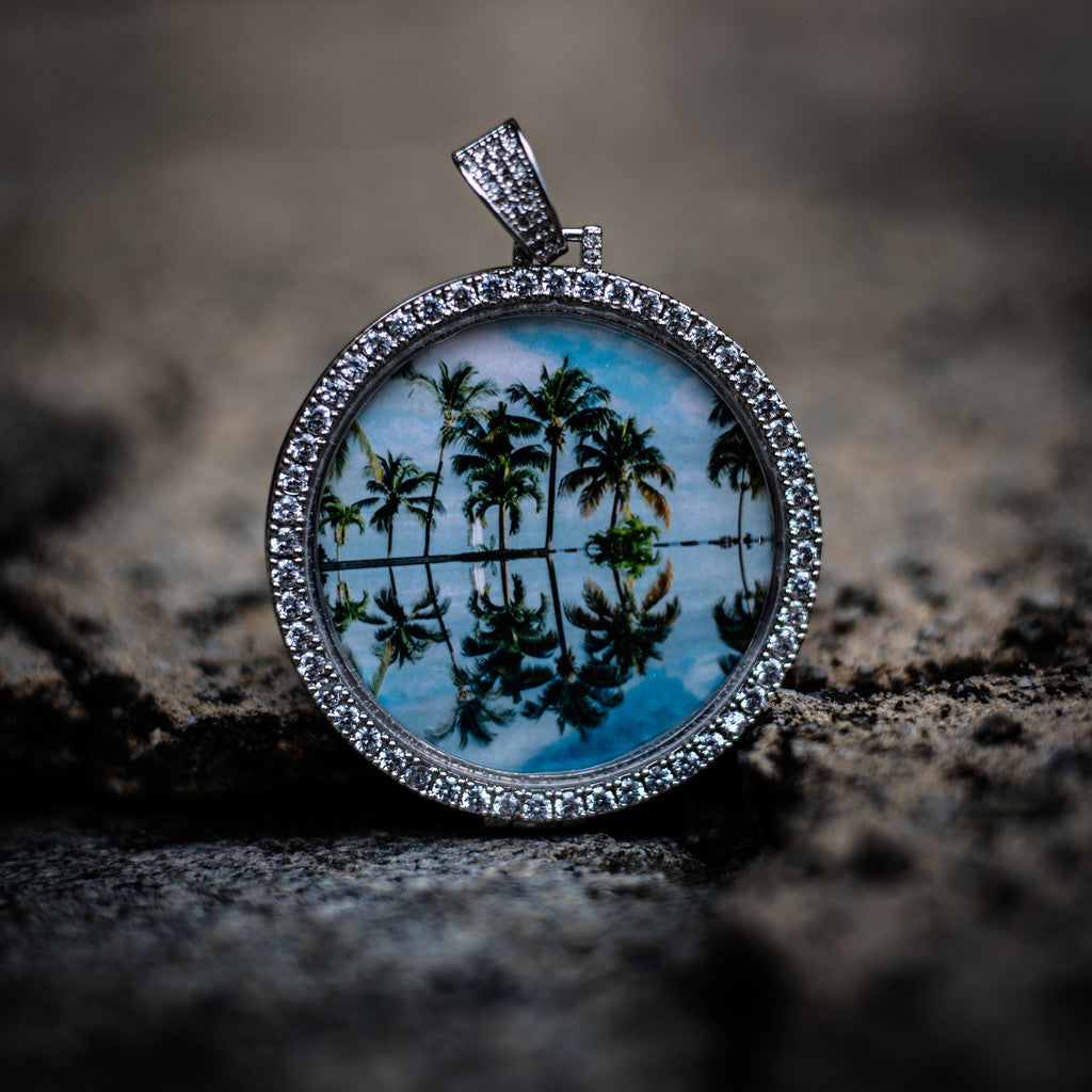 THE LARGE PHOTO PENDANT is an essential piece to add to your collection to remember an OG in your life...5x Plated with Solid 18k Gold x Simulated Diamonds, this custom photo pendant has a breathtaking luster for a price that you simply can't find anywhere else. Stop Settling and Shop OG.