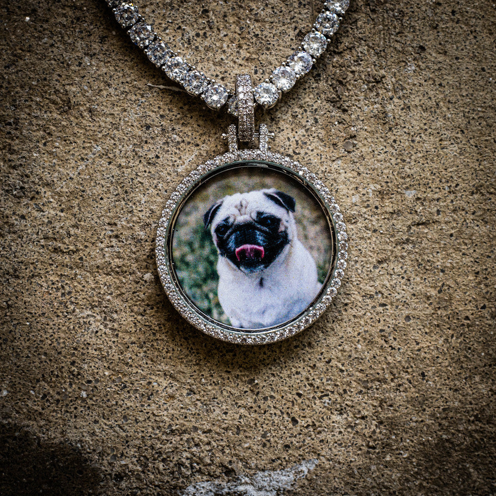 THE ORIGINAL // SMALL PHOTO PENDANT is an essential piece to add to your collection to remember an OG in your life...5x Plated with Solid 18k Gold x Diamonds, this custom photo pendant has a breathtaking luster for a price that you simply can't find anywhere else. Stop Settling and Shop OG.