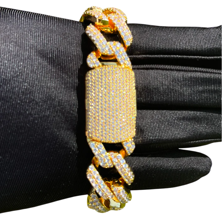Iced Out Executive Figaro Cuban Link Bracelet