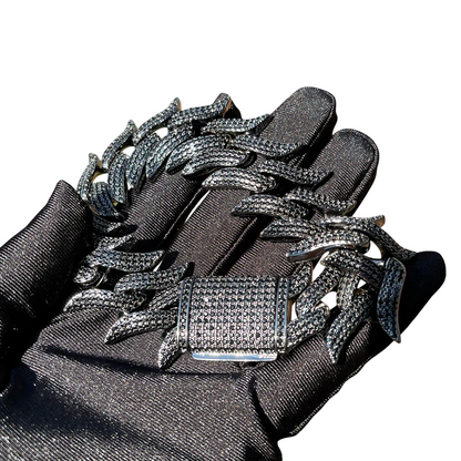 Iced Out Thorn Peaks Black Bracelet