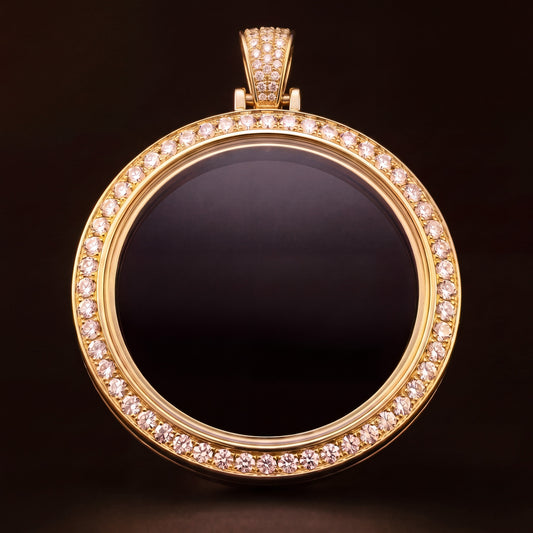 The Portrait Medallion in yellow gold, front