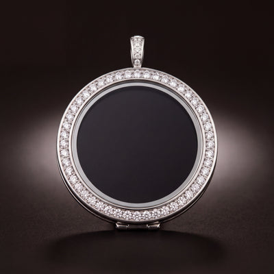 The medallion in white gold, front