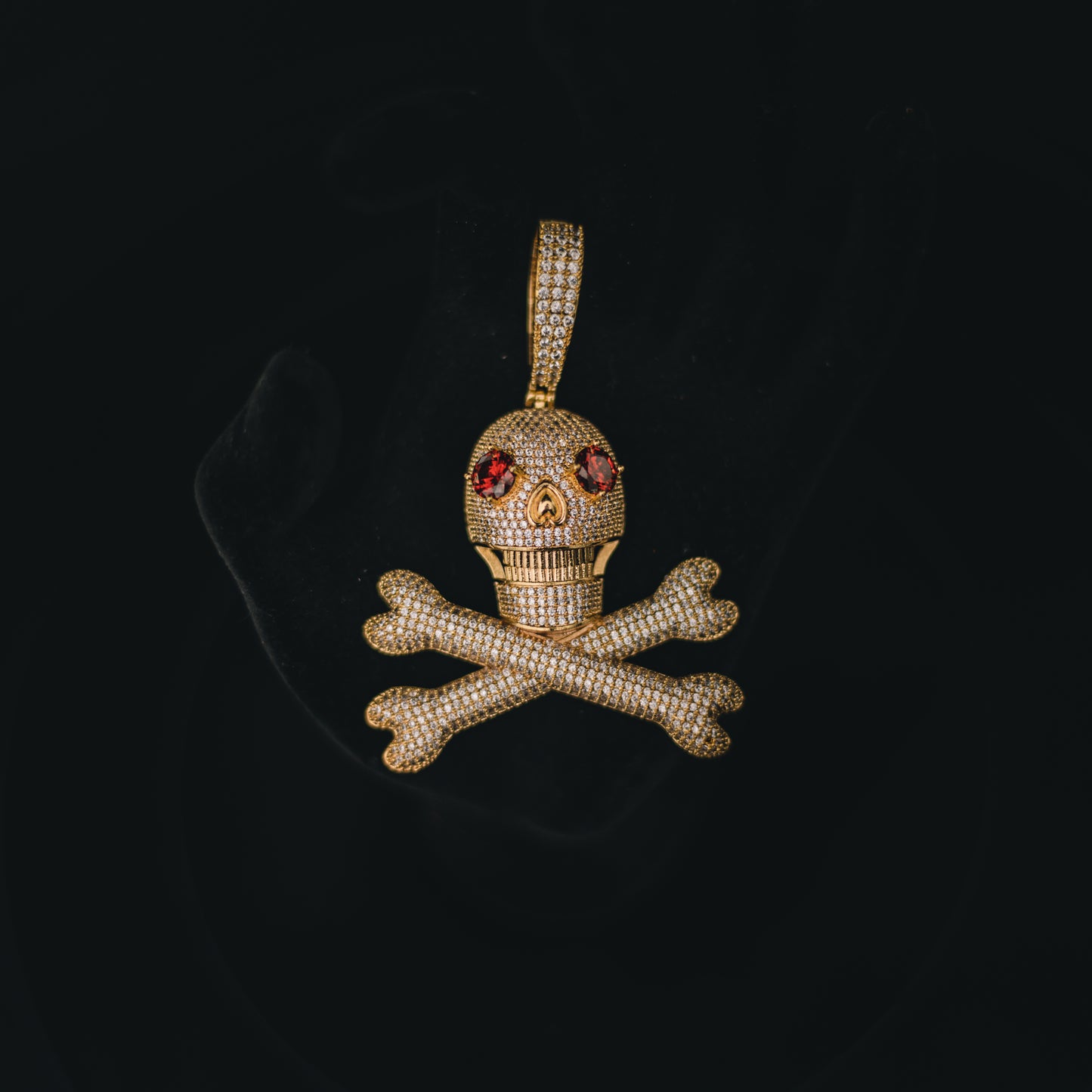 SKULL AND CROSSBONES PENDANT + CHAIN