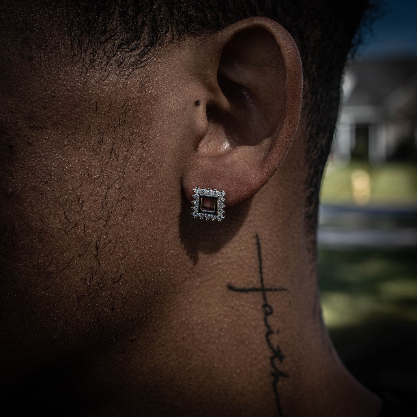 FRAMES // WHITE GOLD EARRINGS