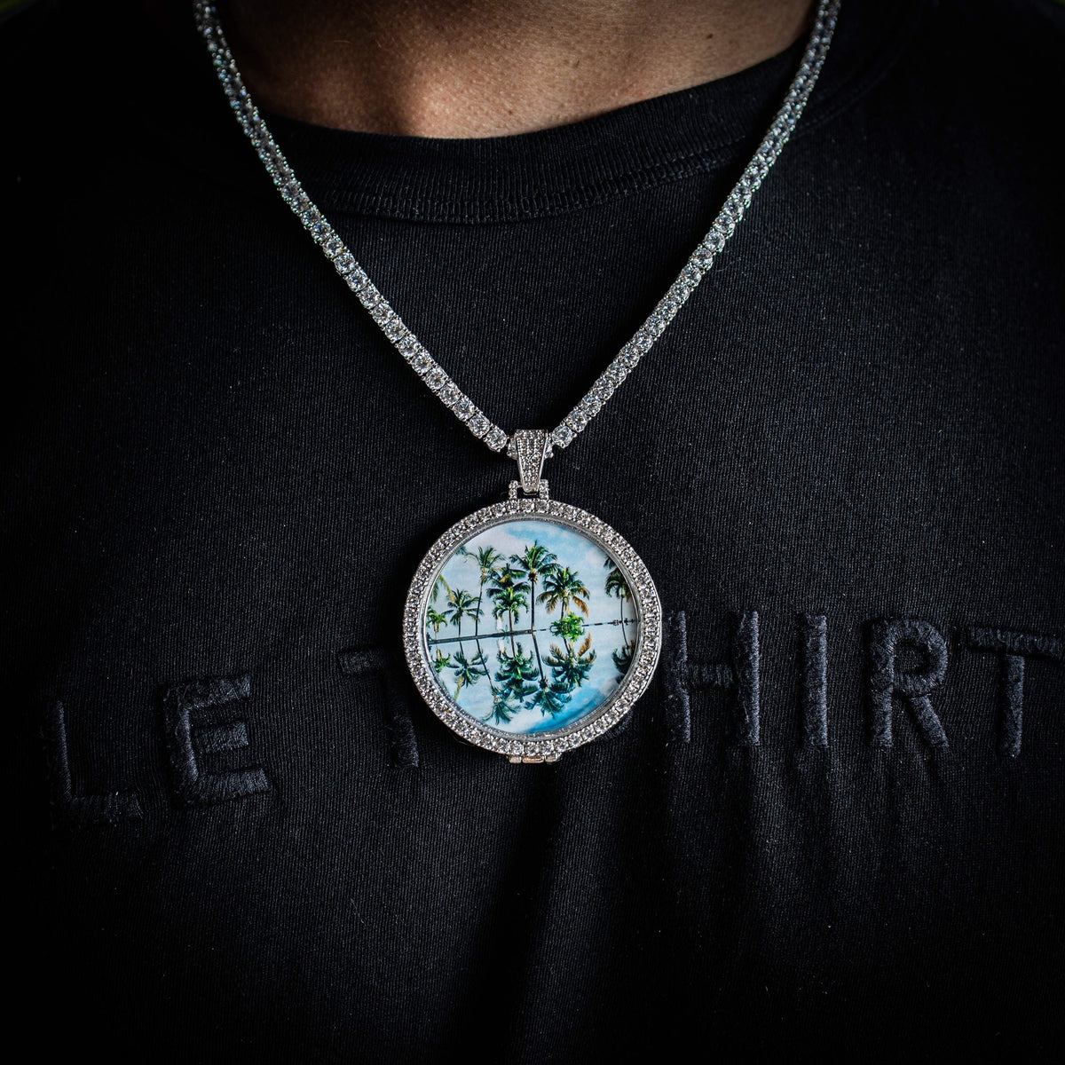 LARGE CUSTOM PHOTO MEDALLION + CHAIN Temp