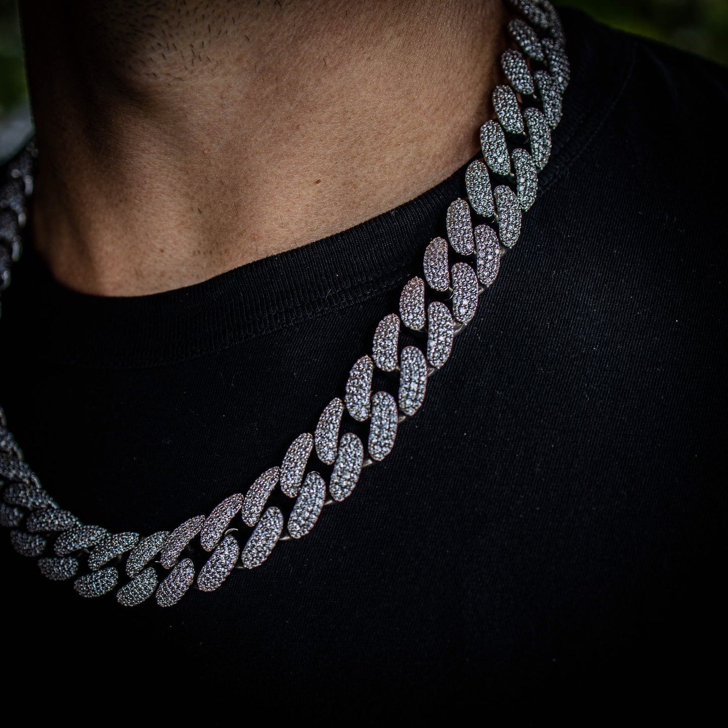 18MM ICED MIAMI CUBAN CHAIN IN WHITE GOLD