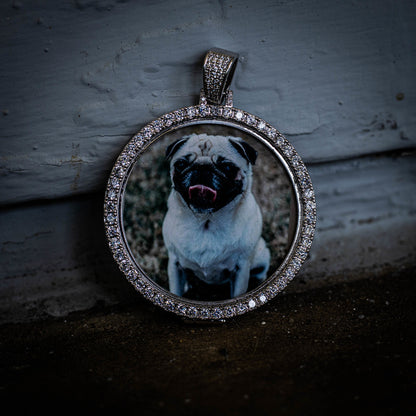 THE ORIGINAL // SMALL PHOTO PENDANT is an essential piece to add to your collection to remember an OG in your life...5x Plated with Solid 18k Gold x Diamonds, this custom photo pendant has a breathtaking luster for a price that you simply can't find anywhere else. Stop Settling and Shop OG.